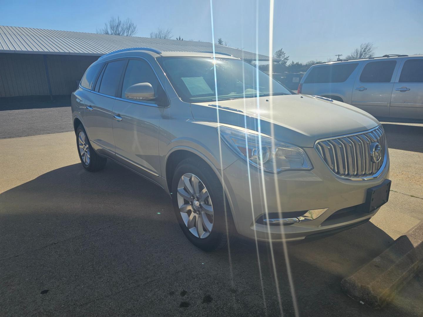 2015 GOLD Buick Enclave Premium FWD (5GAKRCKD1FJ) with an 3.6L V6 DOHC 24V engine, 6-Speed Automatic Overdrive transmission, located at 533 S Seven Points BLVD, Seven Points, TX, 75143, (430) 255-4030, 32.313999, -96.209351 - Photo#1